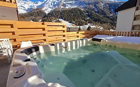 Spacieux Appart - 2 Chambres A Coucher Incl Jacuzzi Prive